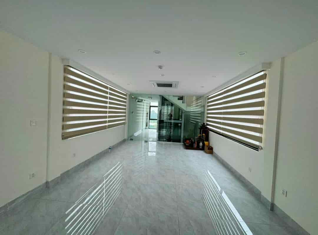 Cho thuê toà văn phòng Mai Dịch Cầu Giấy 65m, 7T có hầm, thang máy, vỉa hè, ô tô