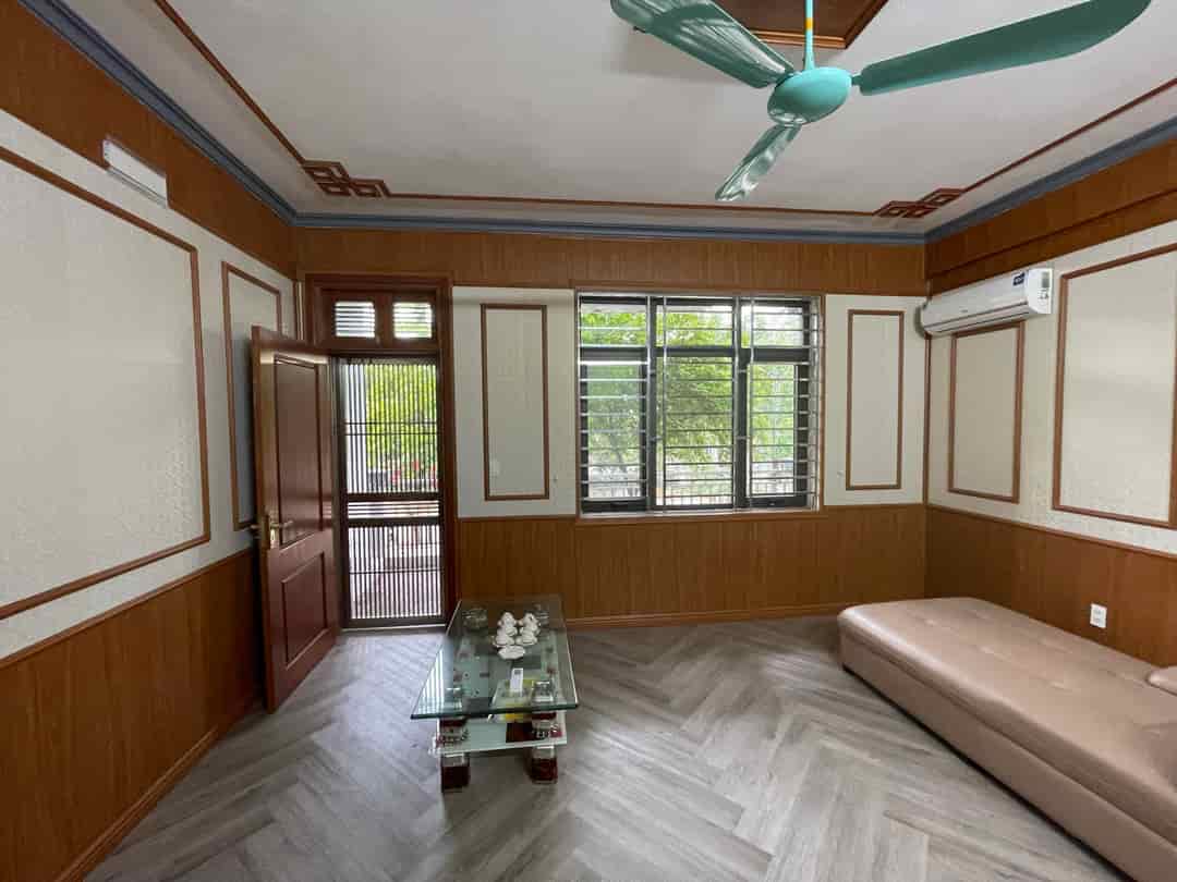 Cho thuê nhà liền kề Văn Phú, Hà Đông 90m, 5T giá 20tr, vỉa hè, ô tô tránh