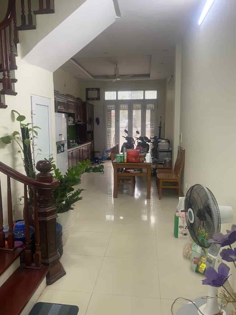 Cho thuê nhà đẹp full đồ, 2 mặt ngõ ô tô Hà Trì, Hà Đông 60m,4T giá 18 triệu