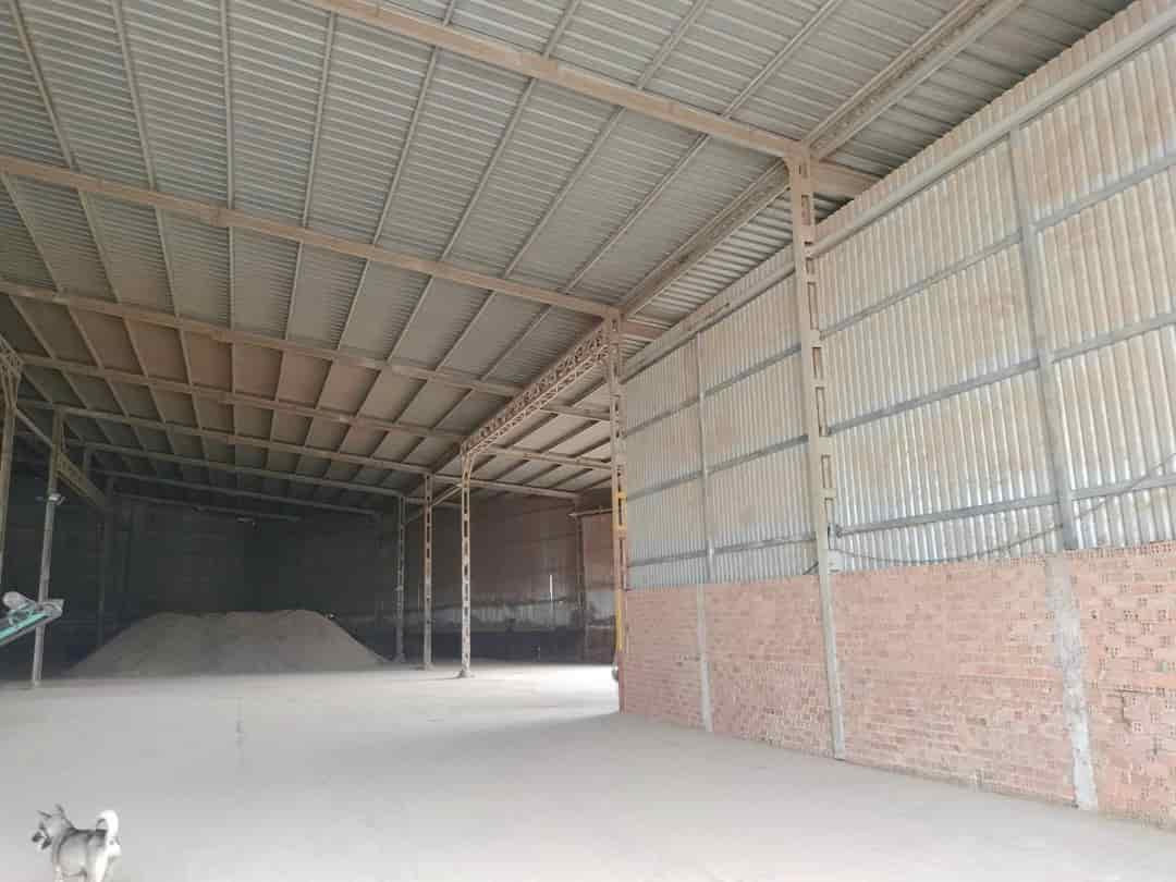 Cho thuê xưởng Tân Uyên Bình Dương, TDT đất 5.000m2, tdt xưởng 3.500m2, giá thuê 200 triệu tháng