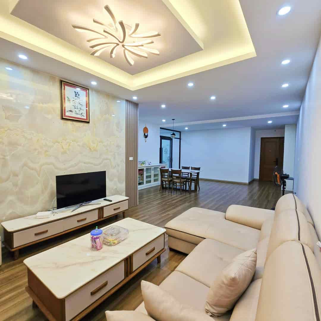 Chị mình cần bán Victoria Văn Phú 117m2, 2 ngủ, 4.x tỷ