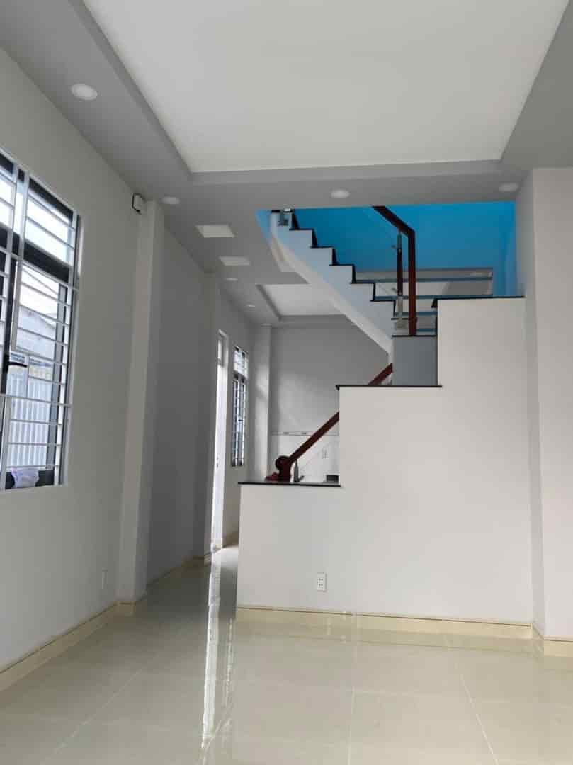 Bán nhà đường số 11, quận Thủ Đức, 50m2, chỉ 4.7 tỷ