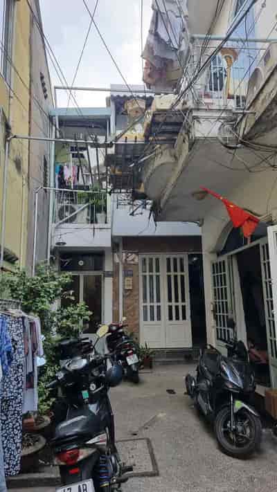 Nhà ngay BigC Gò Vấp, hẻm thông đường Quang Trung, giá 3 tỷ 3