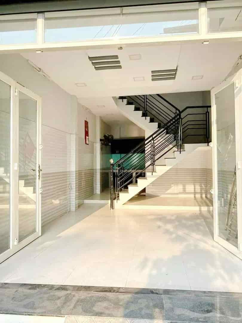 Nhà bán 3 tầng hẻm 6m đường Nguyễn Thị Tần P2, Q8, 5,5 tỷ
