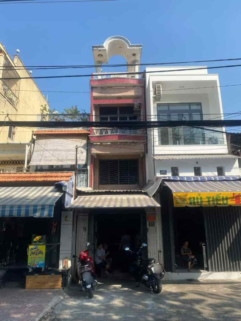 Nhà 4 tầng khu nhất Quận 5 sau lưng căn mặt tiền đường Nguyễn Trãi P2, Q5, 7,6 tỷ