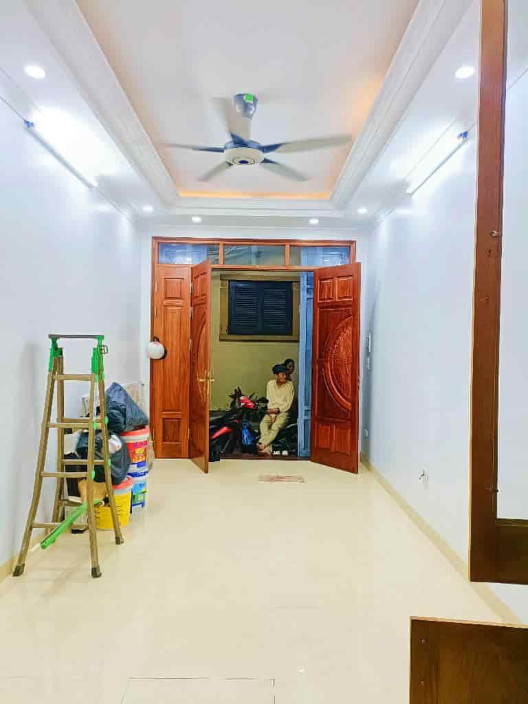 Bán nhà Đê Trần Khát Chân, nhà mới ở luôn, ngõ nông, thông, ô tô vào gần nhà, gần phố 38m, 5 tỷ