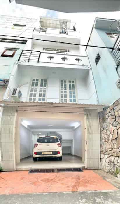 Bán nhà quận Gò Vấp, Phan Văn Trị, 4 tầng, ô tô ngủ trong nhà, dt khủng, giá rẻ