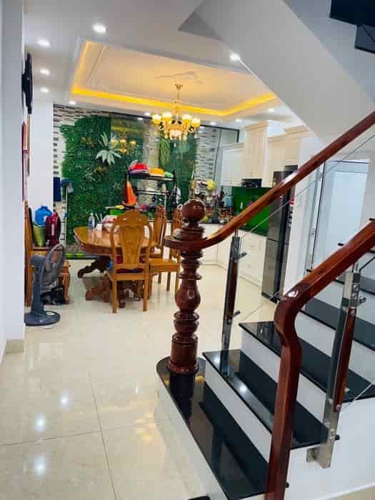 Bán nhà Huỳnh Tấn Phát, quận 7, tặng toàn bộ nội thất, giá chỉ 6.6 tỷ