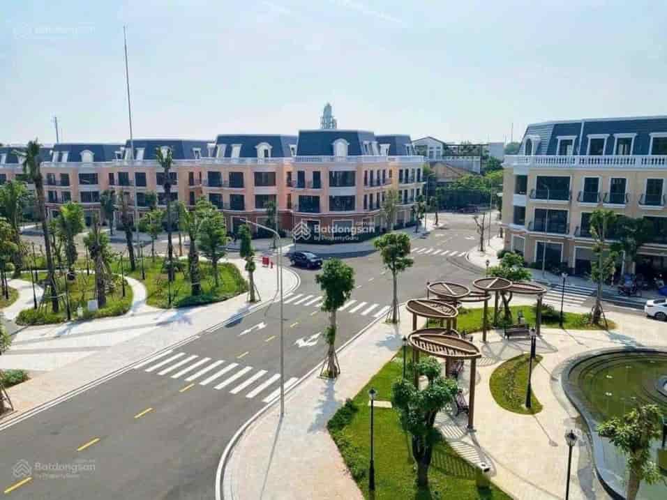 Bán suất ngoại giao căn shophouse đẹp nhất ngã 4 Vincom Royal Park TP Đông Hà, giá nhỉnh 2 tỷ