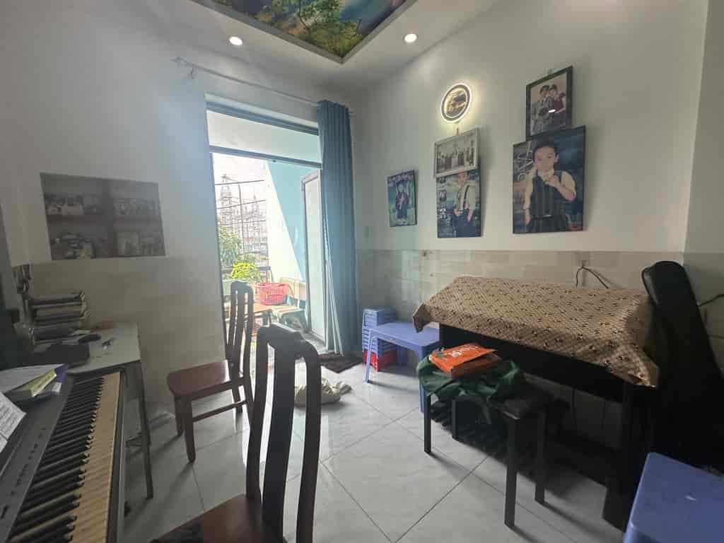 Bán nhà 3 tầng, Nguyễn Thị Đặng, quận 12, hẻm xe hơi, 58m2, giá 4.85 tỷ tl