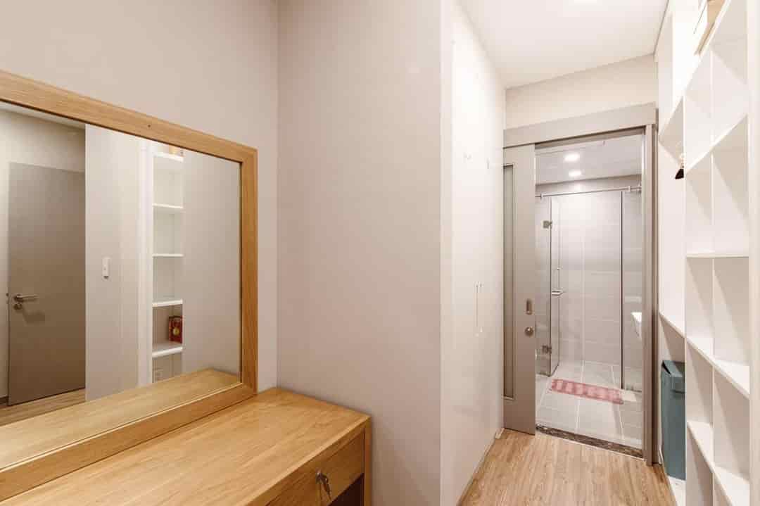 Cần bán căn hộ Garden Gate quận Phú Nhuận diện tích 70m2, 2 phòng ngủ, 1 nhà vệ sinh tặng nội thất giá 1 tỷ