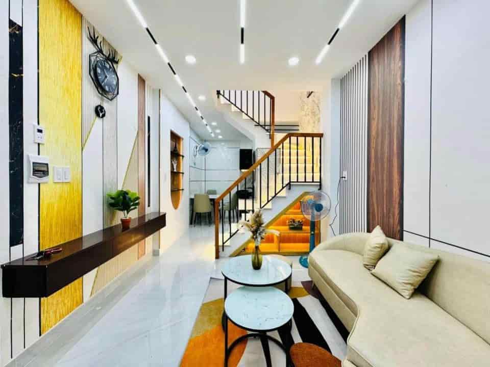 Bán nhà ở Huỳnh Thị Hai, Quận 12, 70m2 có sổ hồng riêng giá chỉ chỉ còn 1 tỷ 650