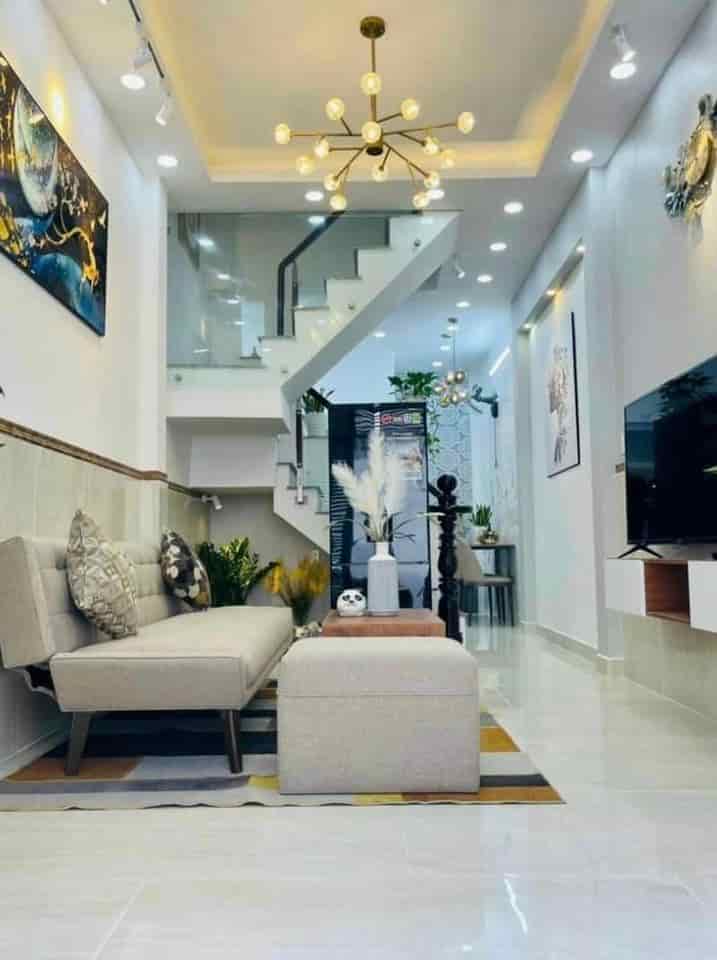 Bán nhà Lê Văn Sỹ Q3, 60m2, sổ hồng riêng chính chủ, giá hạ 1 tỷ 560 triệu