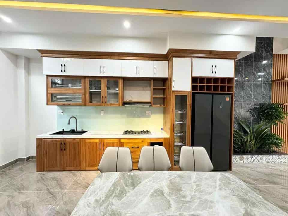 Chính chủ cần sang lại nhà ở Phạm Văn Chí, Q6, 60m2, giá 1 tỷ 450 còn TL sổ hồng riêng chính chủ