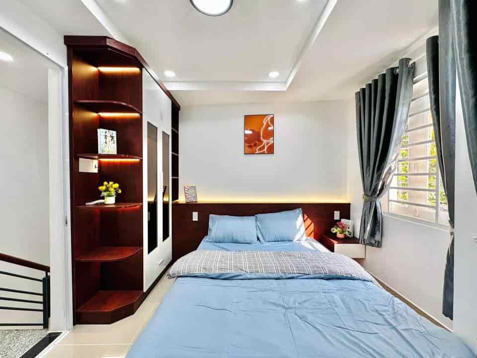 Bán nhà Phan Văn Trị, hẻm xe hơi/60m2, giá hạ nhiệt 1 tỷ 260, sổ hồng riêng