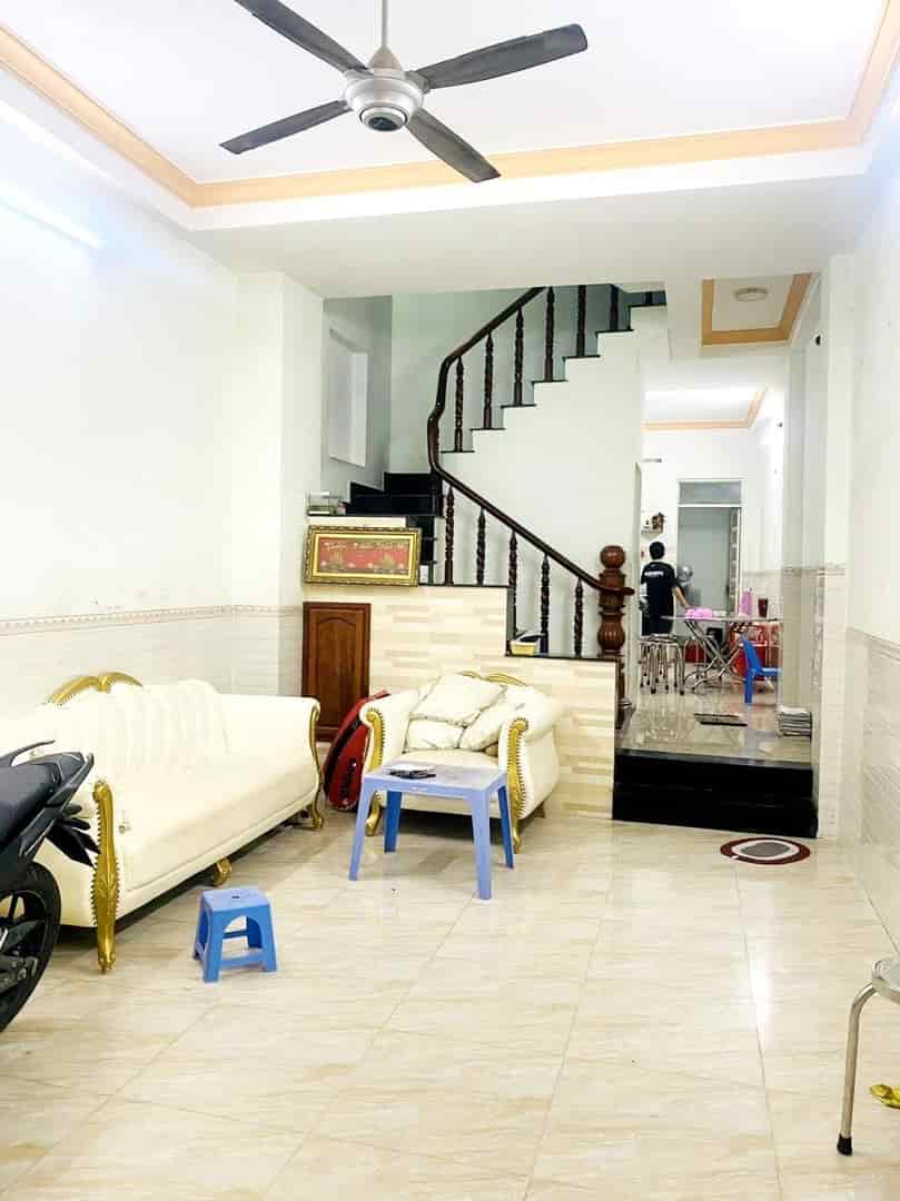 Nhà đẹp 63m2, 3 tầng hẻm xe hơi, thông Bùi Tư Toàn, không quy hoạch, không lộ giới