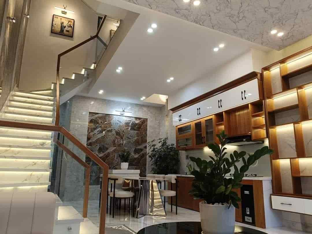 Bán nhà Ngô Thời Nhiệm, p6, quận 3, giá 3tỷ 850, 77m2