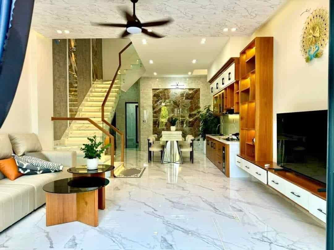 Bán nhà Ngô Thời Nhiệm, p6, quận 3, giá 3tỷ 850, 77m2