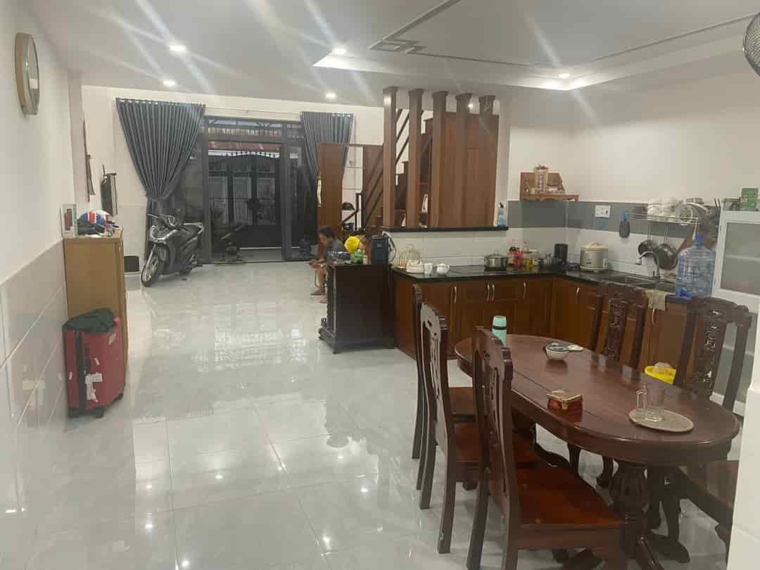 Nhà bán ngay nhà thờ Bùi Môn, 207m2, đường nhựa thông, giá rẻ 6.5 tỷ