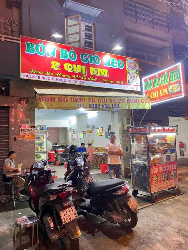 Sang nhượng quán bún bò giò heo 2 chị em ở quận Tân Bình, Hồ Chí Minh