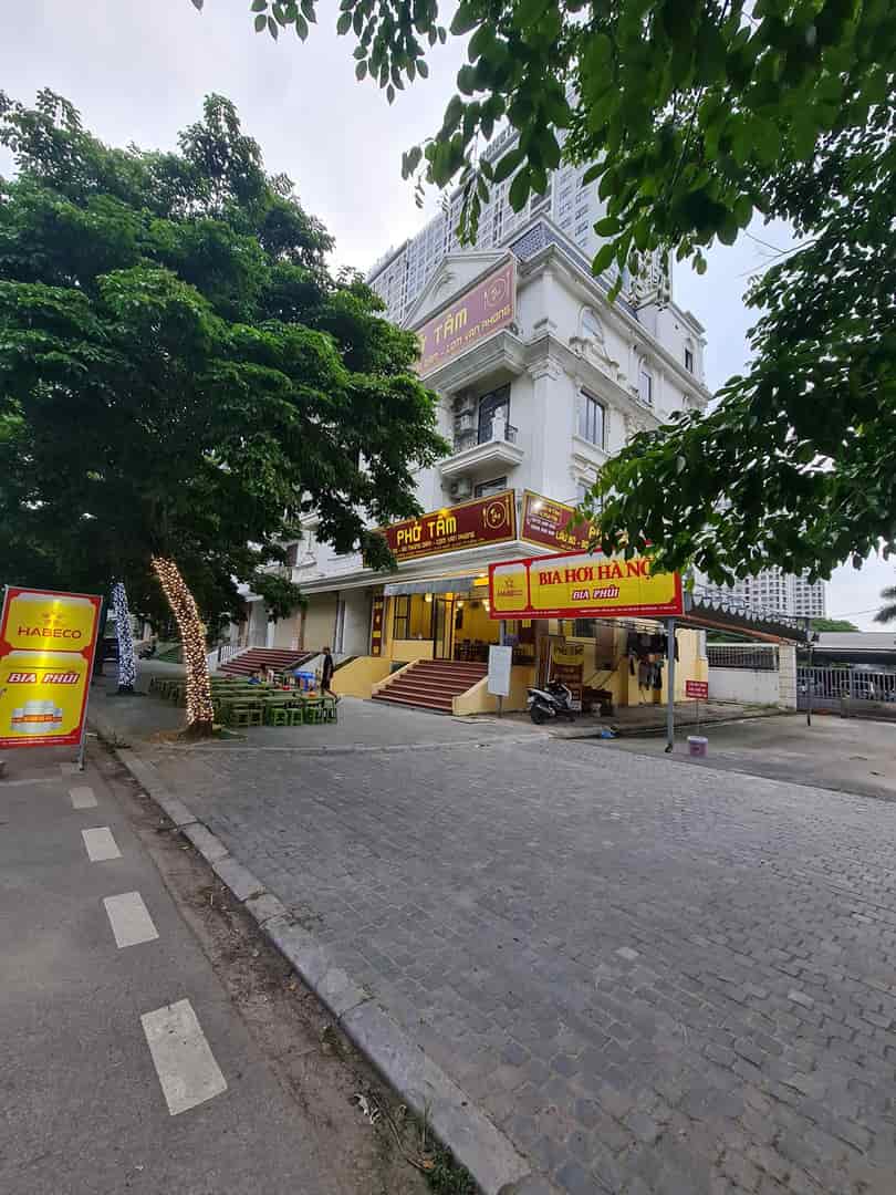 Mình cần sang nhượng hoặc thanh lý hết toàn bộ cửa hàng, đang chuyên kinh doanh phở và lẩu bò