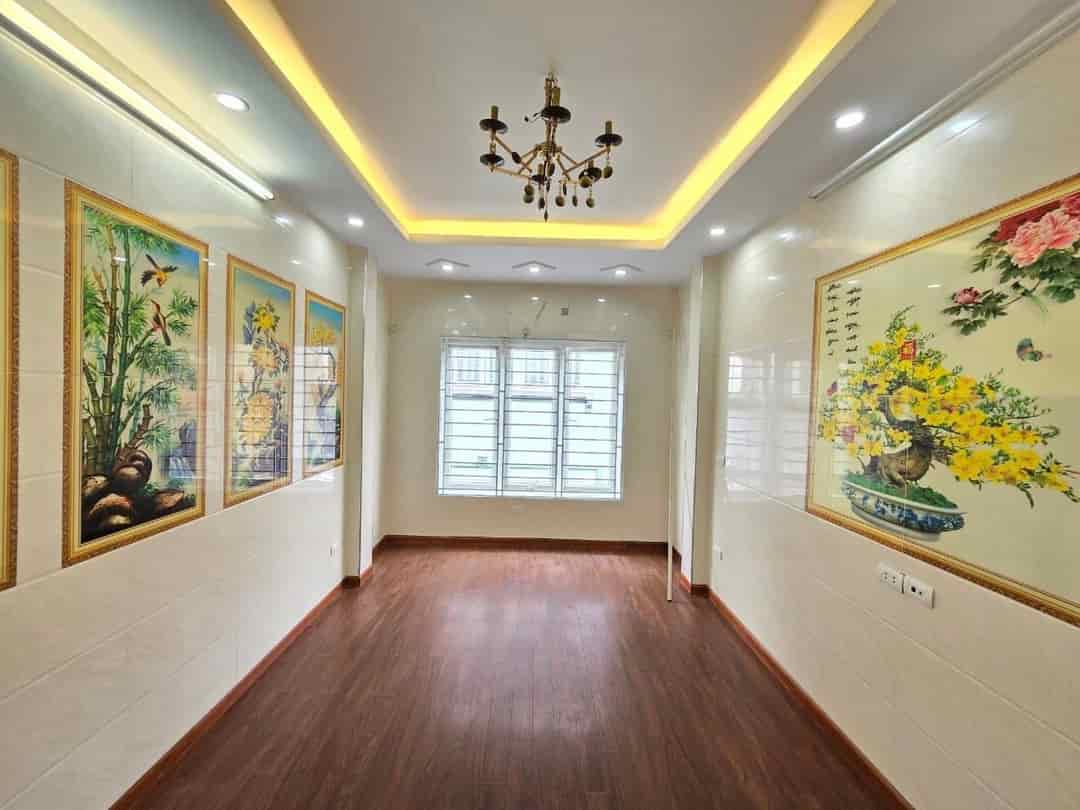 5.685 tỷ phân lô, ô tô tránh, nhà đẹp long lanh, tặng full nội thất, 40m2