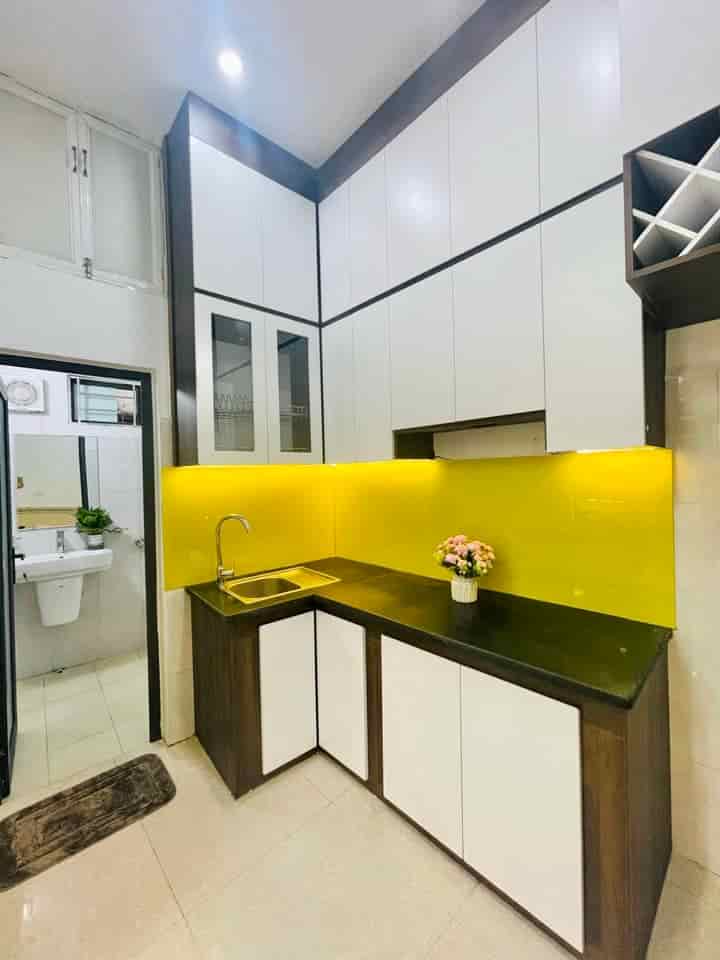 Nhỉnh 4 tỷ, hộ khẩu Hai Bà Trưng, gần chợ, 40m2, 6 ngủ, full nội thất, ở sướng