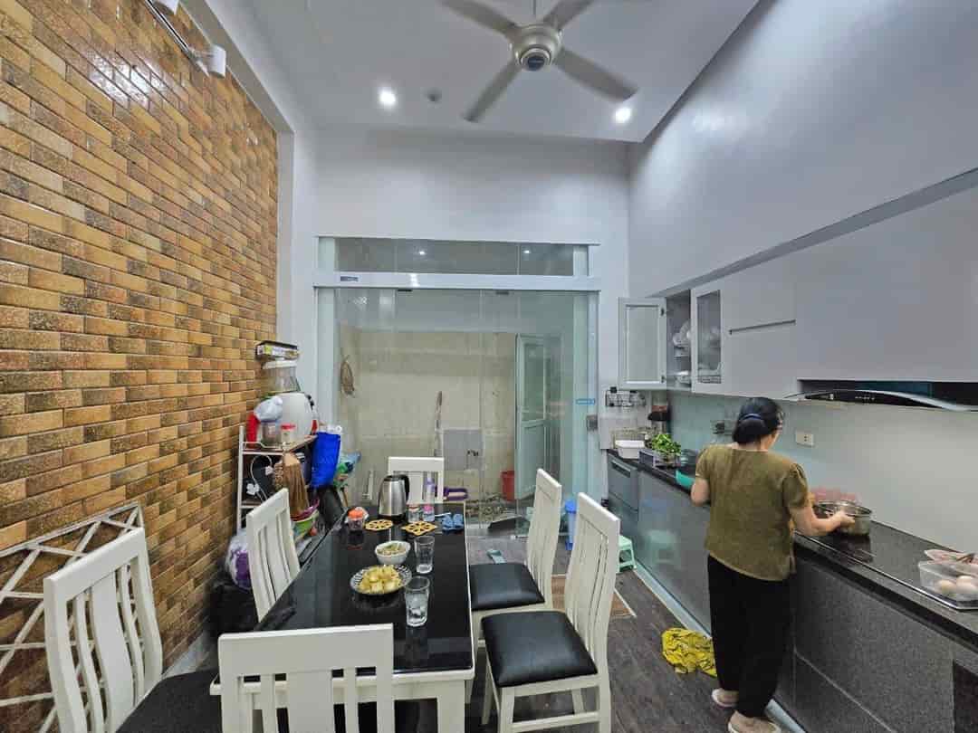 Nhà mới đẹp, view Hồ Linh Đàm, kinh doanh online, thoáng trước sau, 61m2, 7.895 tỷ