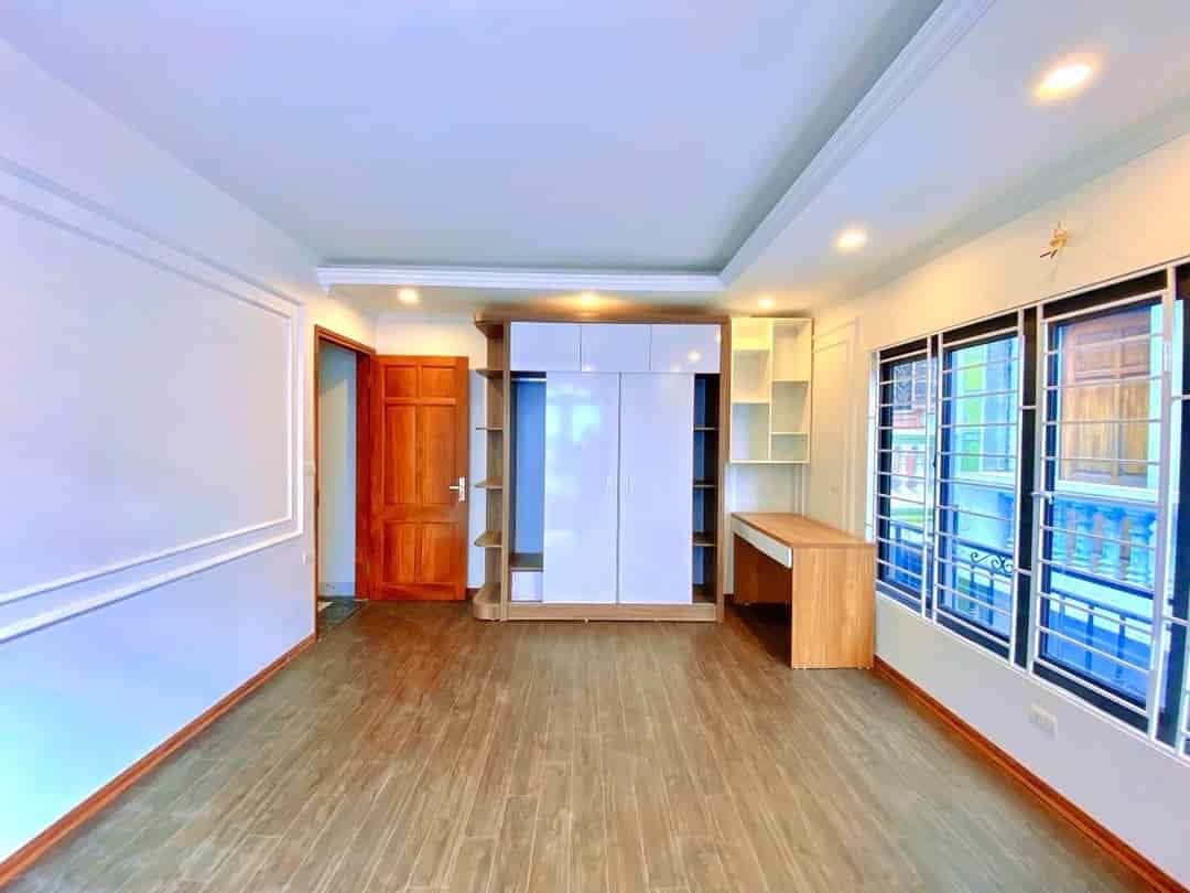 Bán nhà Kim Giang 6 tầng, DT 35/45m2,MT 4.8m lô góc,thang máy, ô tô gần giá 6.9 tỷ