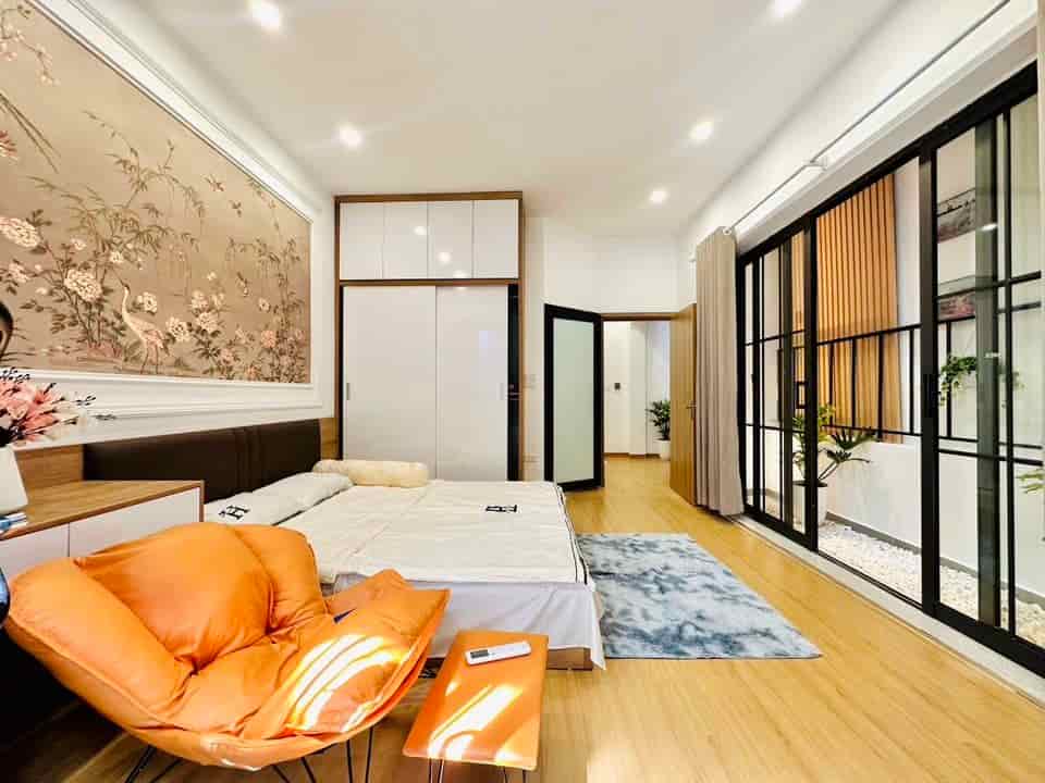 Bán nhà phân lô Nguyễn Chí Thanh, 40m2, MT 5.6m, ngõ rộng, thông, 20m ra mặt phố, nhà mới, ở ngay, giá 6.5 tỷ