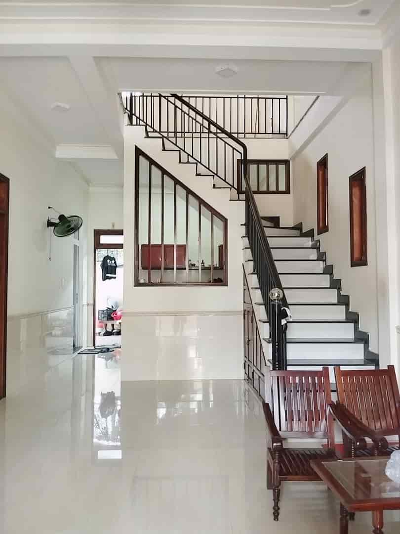 Bán nhà 2 tầng 170m2 đường ô tô tránh nhau Huyền Trân Công Chúa, giá chỉ 2.5 tỷ