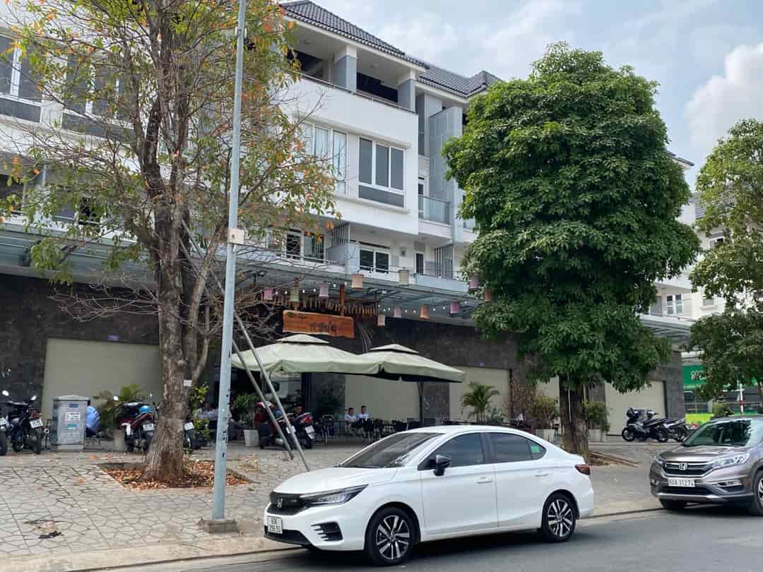 Bán căn nhà mặt tiền khu dân cư Văn Hoa, nằm trên trục chính đường Nguyễn Văn Hoa.
