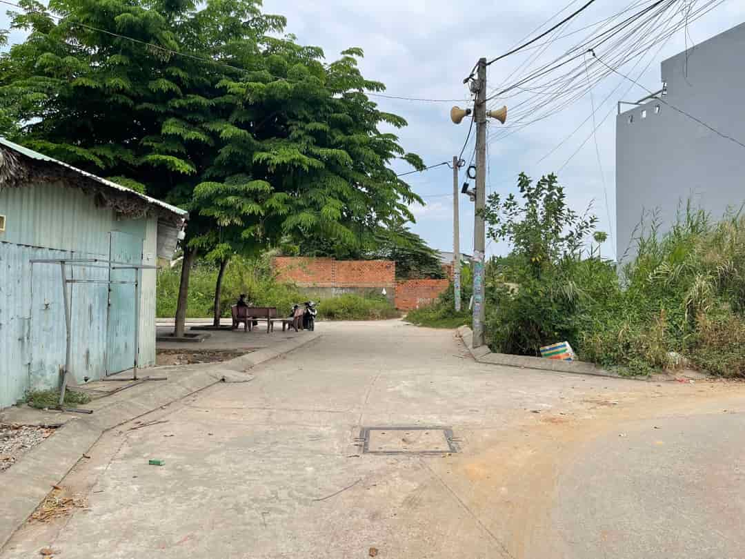 Bán khuôn đất góc 2MT đường số 4 phường Trường Thạnh, Q9, 6x15.5m, giá 6,5 tỷ