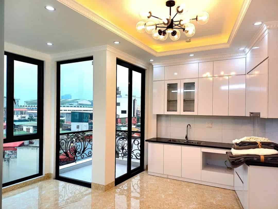 Siêu phẩm phố Văn Cao 40m, 7T, giá 9,9 tỷ, nhà mới đét, thang máy chạy vù vù