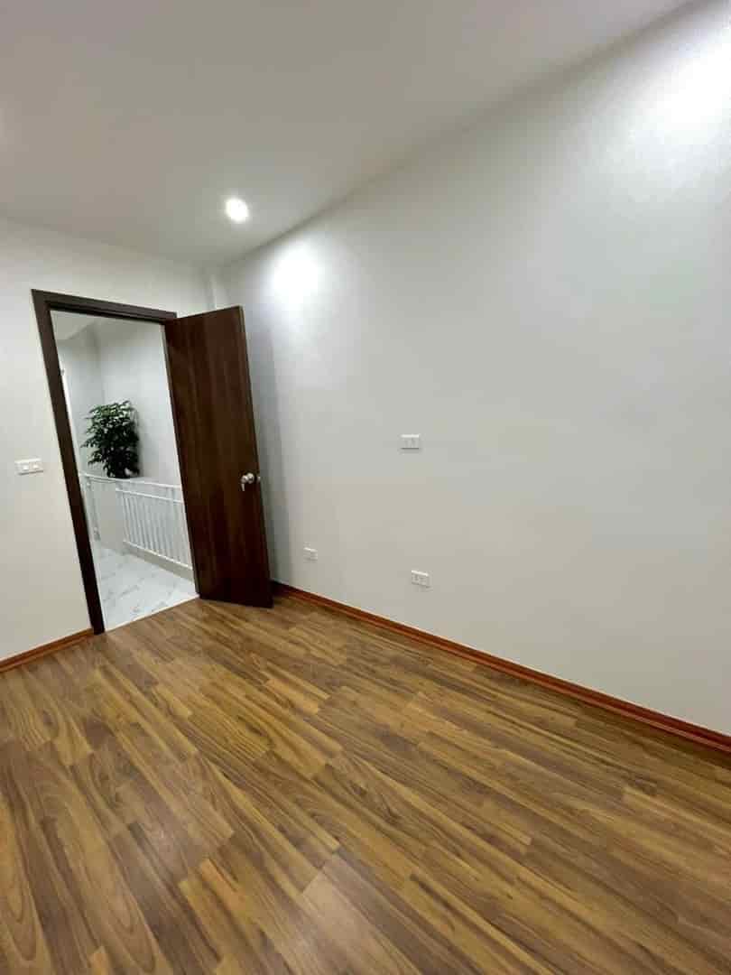 Singapore, giữa lòng Thanh Trì, nhà mặt tiền 40m2, 5 tầng, 2.9 tỷ, có thương lượng