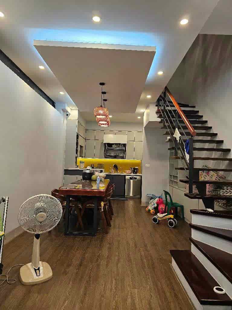 Thanh Trì, nhà đẹp, ô tô, tặng full nội thất, 50m2, 4 tầng, hơn 4 tỷ