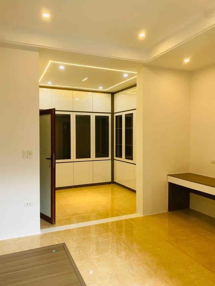 Nhà đẹp 3 bước ra phố Chùa Liên Phái 37/47m2, 5 tầng, mặt tiền 4.7m, 9.6 tỷ Hai Bà Trưng