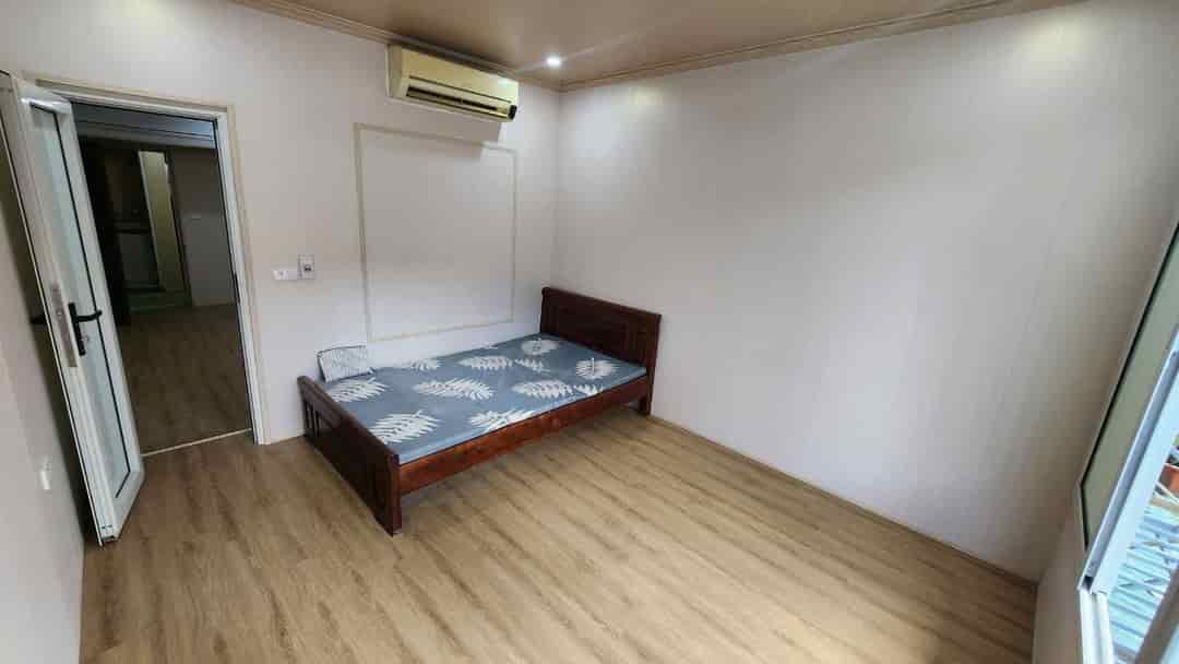 Bán căn hộ tập thể Cơ khí Hà Nội, đối diện Royal City, 50m2, nhà đẹp ở luôn