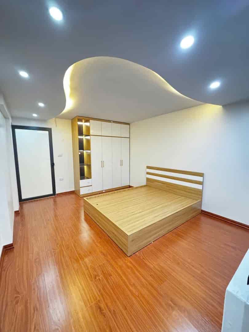 Siêu phẩm Hồ Đắc Di, Đống Đa, 128m2, 3 ngủ, 2WC, tập thể tầng 2, thoáng trước sau, sân vườn, SĐCC