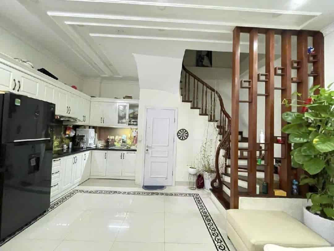 Bán nhà Cổ Linh, Long Biên, ngon, bổ, rẻ, giá đầu tư, 6 tỷ, 52m, mt 5m, ô tô 7 chỗ vào nhà , ngõ cực