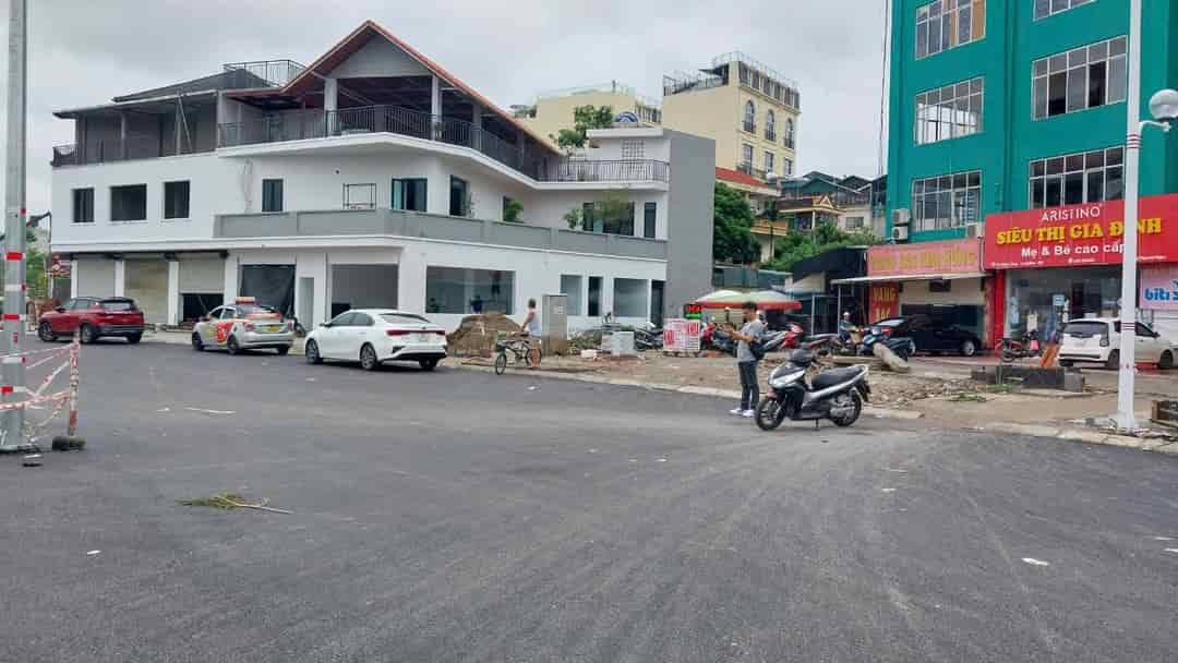 Chỉ 12 tỷ, 160m, đất vàng Ngọc Thụy, mt siêu rộng, nở hậu, lô góc, ô tô tránh, sát chợ