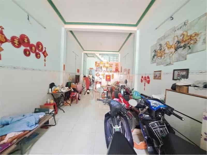 Cần tiền bán nhà Hương Lộ 2, Bình Tân, 3 tầng, 4x20m, hẻm xe hơi vào nhà, giá nhỉnh 5 tỷ xíu
