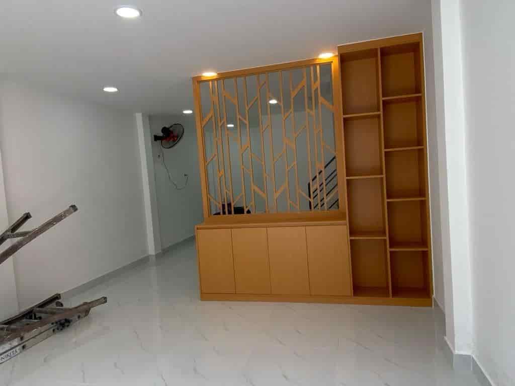 Siêu phẩm nhà đẹp gần Lê Văn Quới, Bình Tân, 32.5m2, 2tầng, HXH, ngang 4m đẹp, nhỉnh 2tỷ