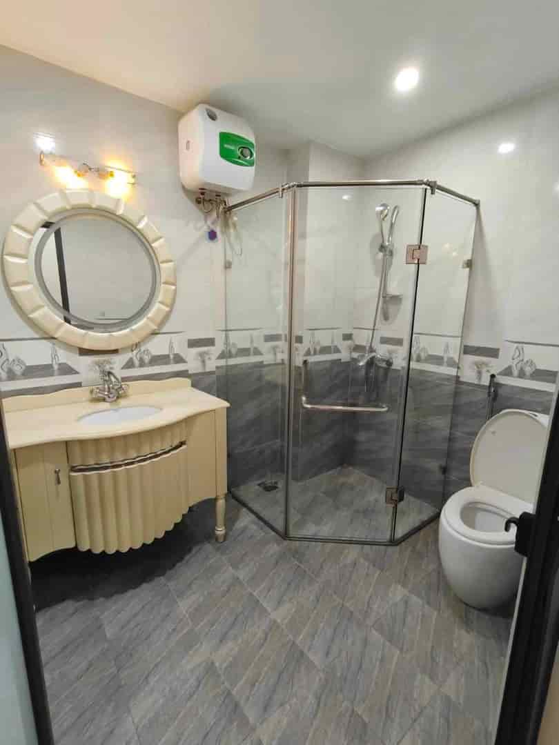 Bán nhà Định Công 32.5m2, 4.5 tầng, 5 ngủ gần phố, nhà đẹp ở ngay