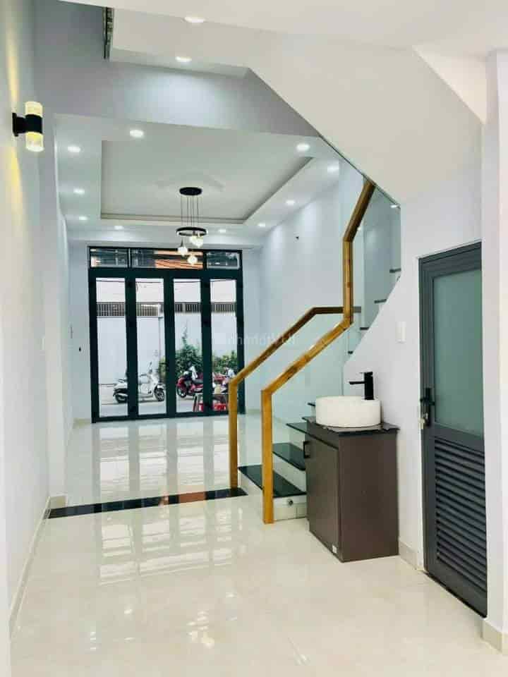 Vỡ nợ bán nhà Hàn Hải Nguyên, phường 2, Quận 11, giá 2,55 tỷ, DT 56m2