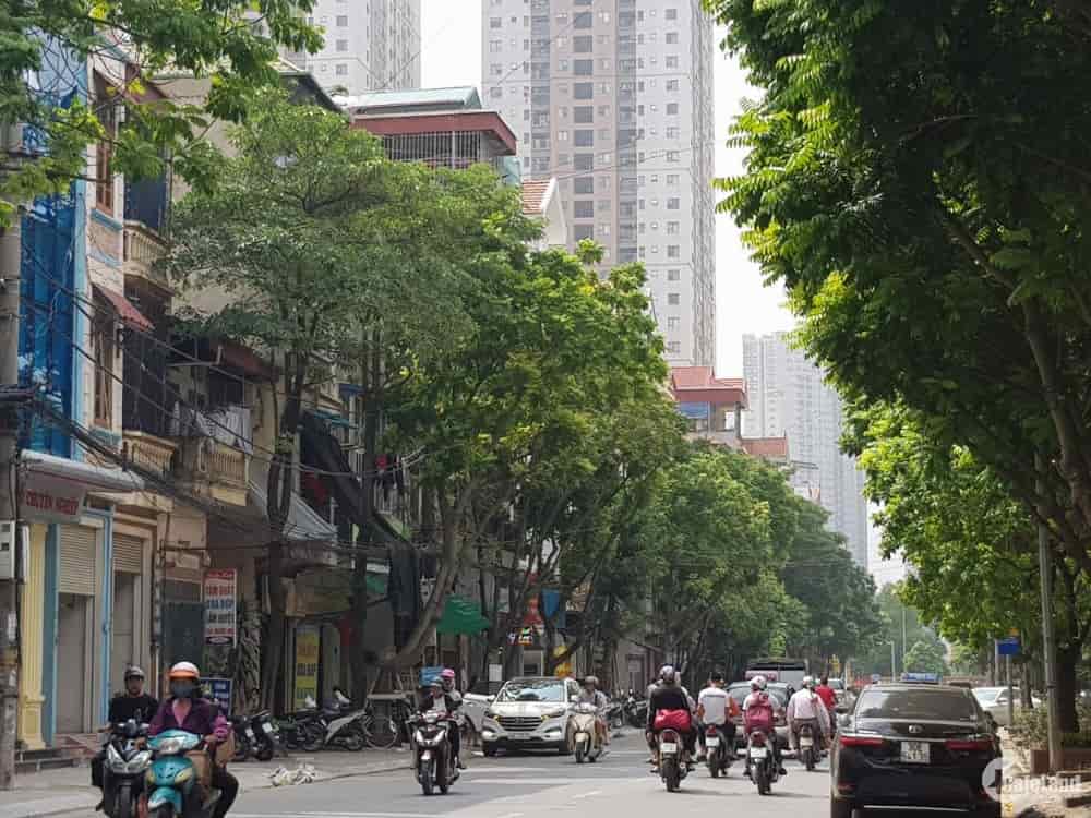 Nhà quận Hà Đông, 30m ra mặt phố Nguyễn Trãi, ô tô đỗ cửa, diện tích 30m, 4 tầng, giá chỉ hơn 4 tỷ