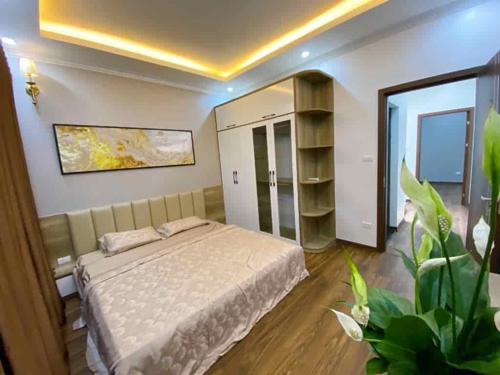 Nhà đẹp ngõ thông Xuân Thủy, 5 tầng, 52m2, chỉ 9.45 tỷ