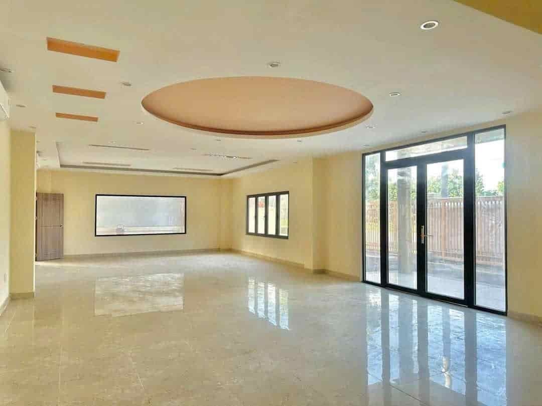 Cho thuê xưởng kcn Phúc Long, Long An, tổng diện tích 2.200m2, giá cho thuê 7.500$/tháng chưa VAT