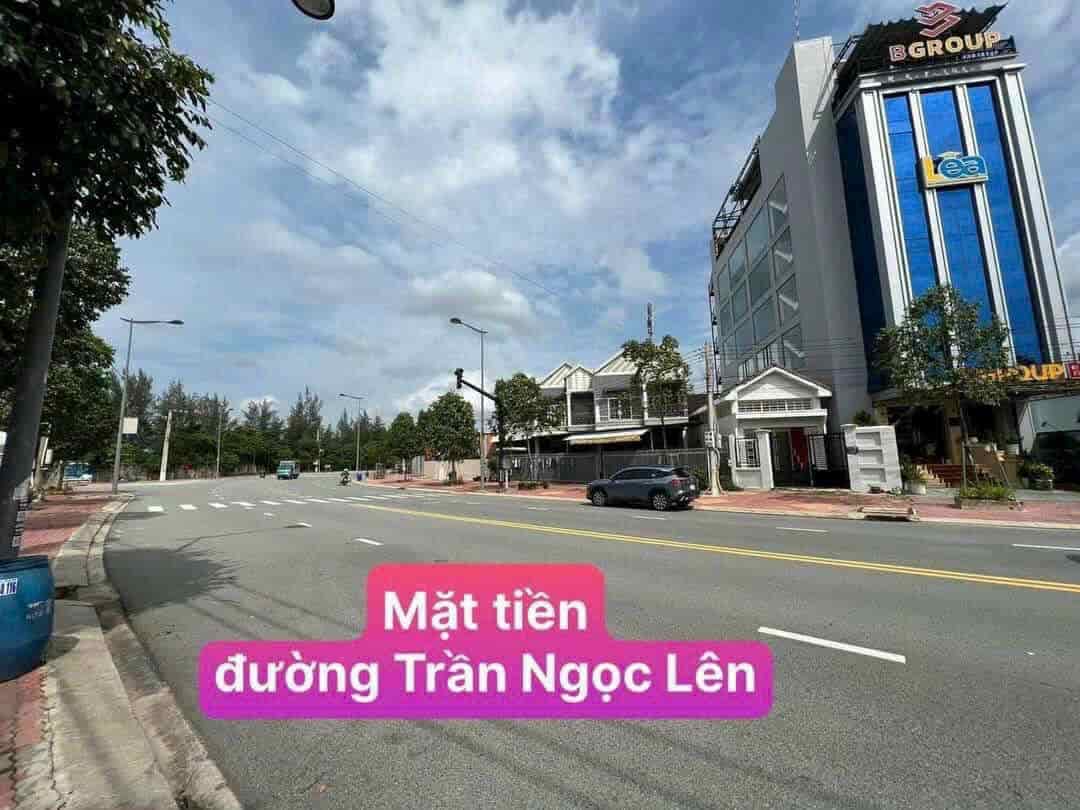 Cho thuê nguyên tòa nhà, 1 tầng hầm, 5 tầng sàn, có thang máy tại Thủ Dầu Một, Bình Dương