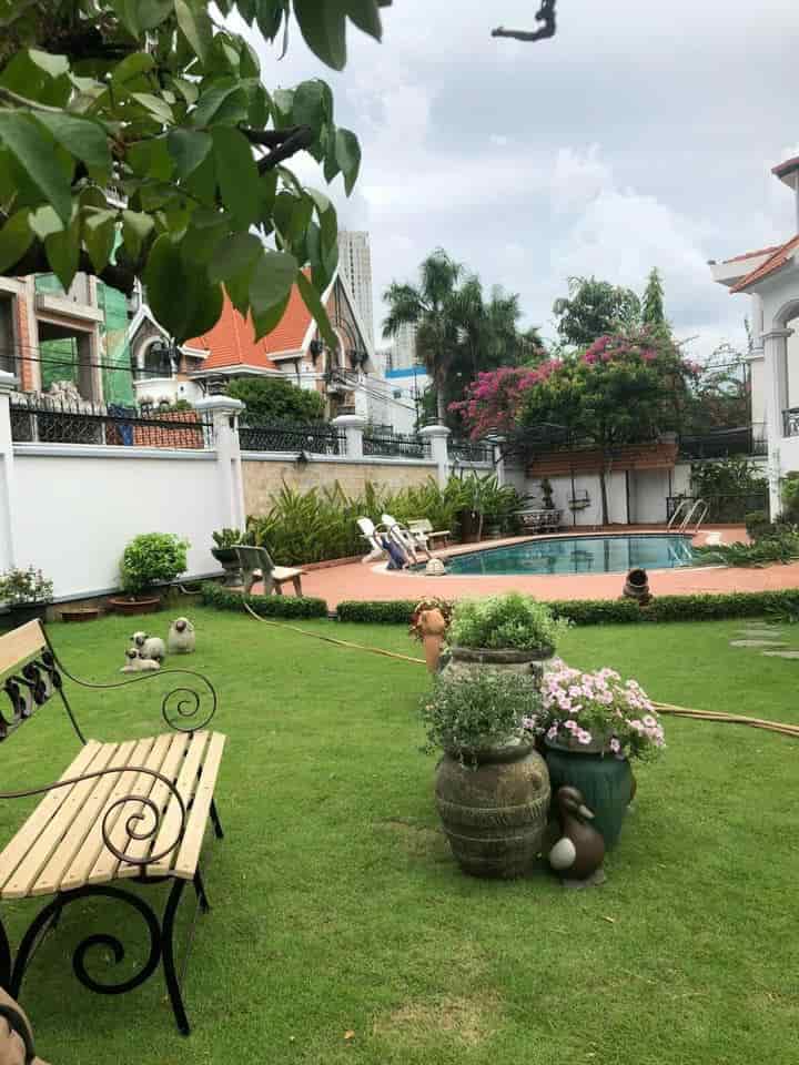 Villa góc 2MT đường Nguyễn Ư Dĩ, Phường Thảo Điền, Quận 2, 25,9m × 27,9m, giá 200 tỷ
